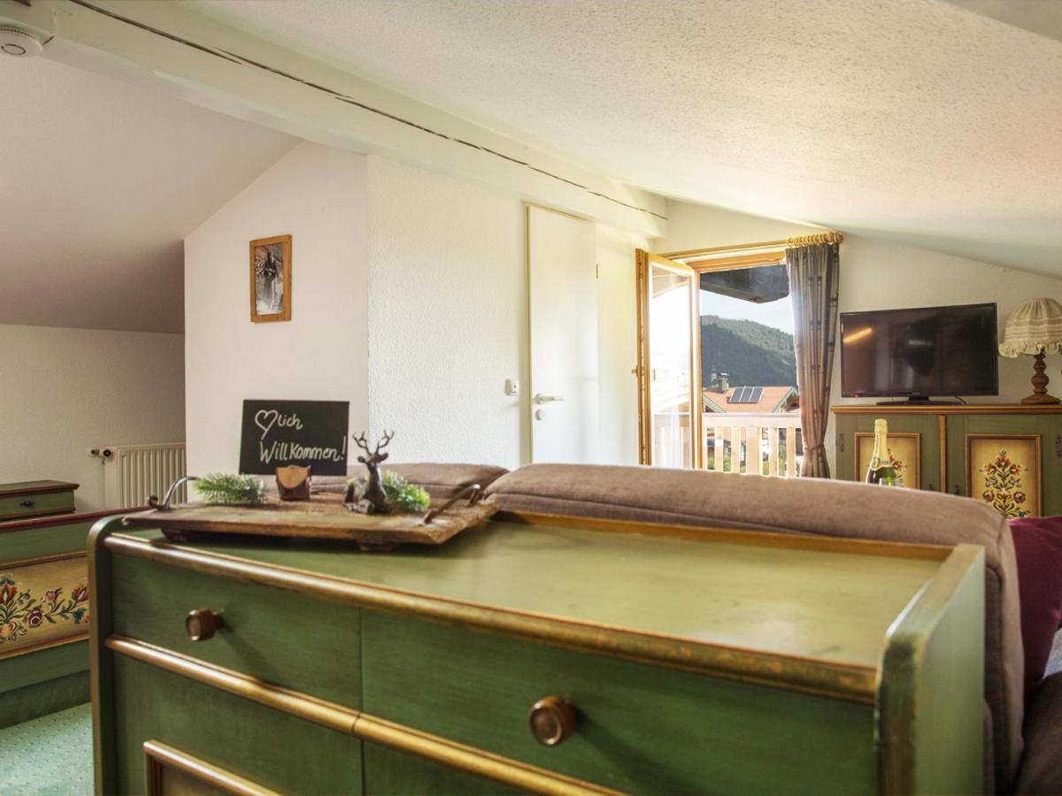 Haus Jaeger Ferienwohnungen Mit Indoor-Pool Inkl. Chiemgaukarte Ruhpolding Exteriör bild