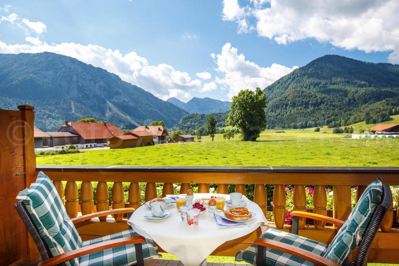 Haus Jaeger Ferienwohnungen Mit Indoor-Pool Inkl. Chiemgaukarte Ruhpolding Exteriör bild