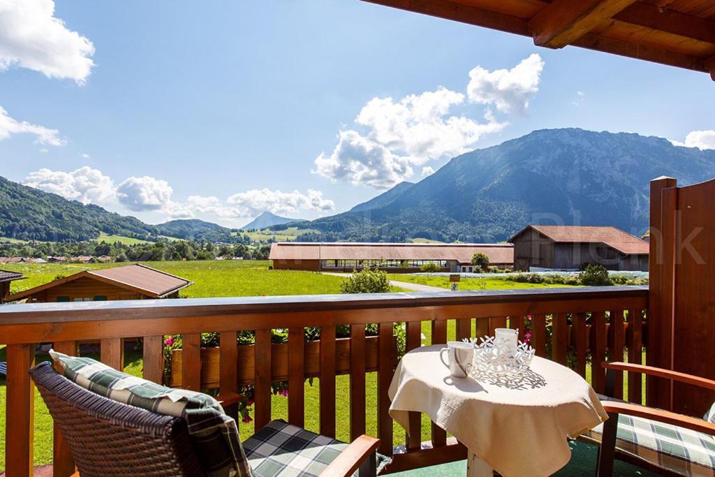 Haus Jaeger Ferienwohnungen Mit Indoor-Pool Inkl. Chiemgaukarte Ruhpolding Exteriör bild